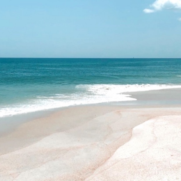 Meet your Posher, Hannah - Picture 1 of 1